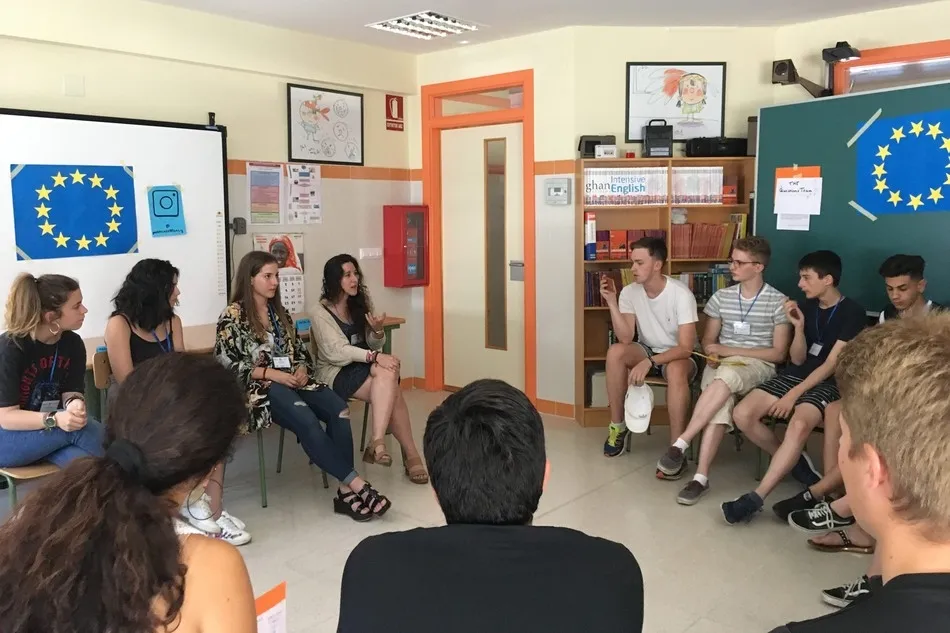 Foto 2 - J&oacute;venes de varios pa&iacute;ses abordan la problem&aacute;tica de las&nbsp;&lsquo;noticias falsas&rsquo; en el &aacute;mbito de...