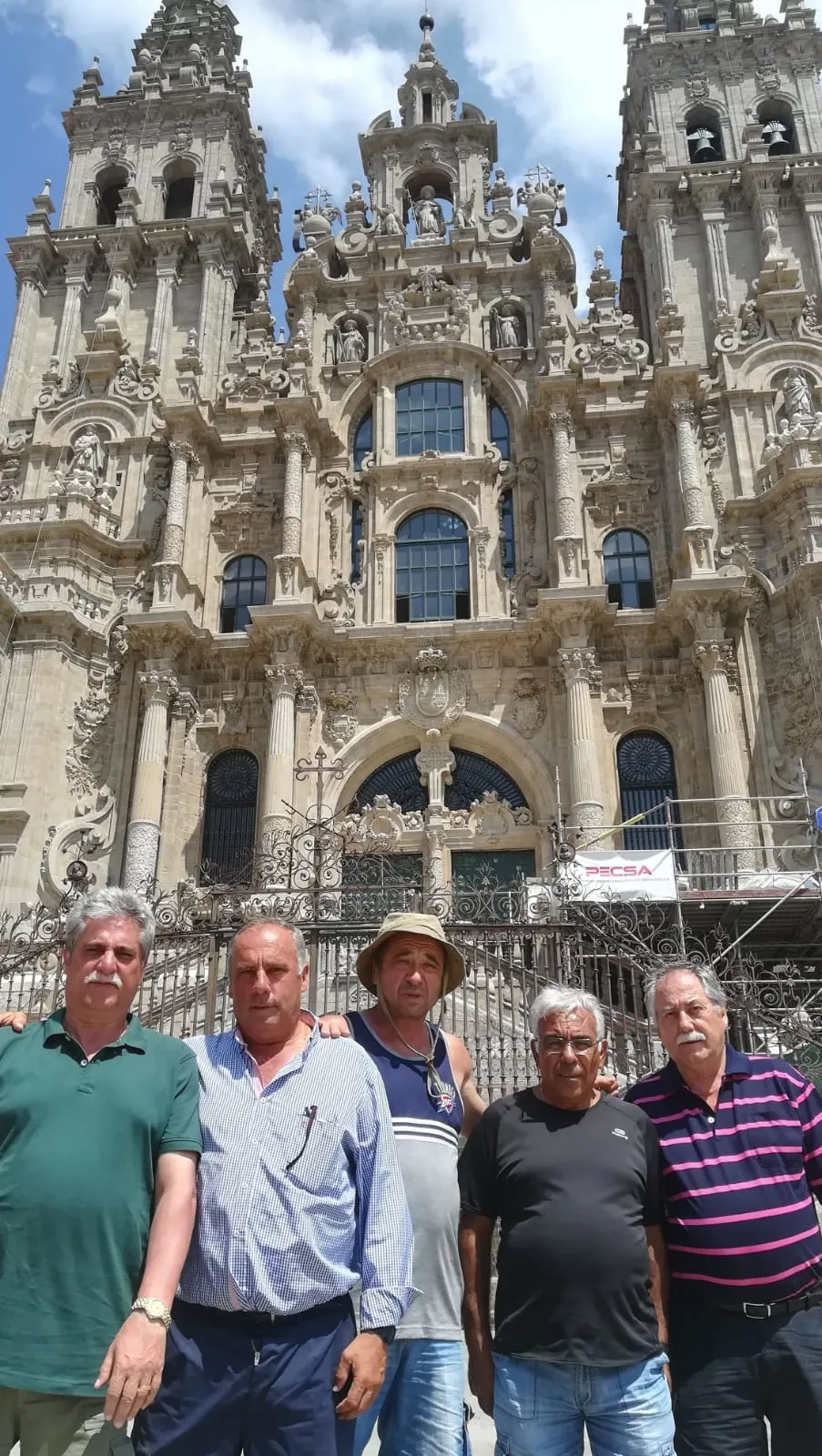 Foto 7 - Llegan a Finisterre los mirobrigenses que han afrontado el &lsquo;Ep&iacute;logo del Camino de Santiago&rsquo;  