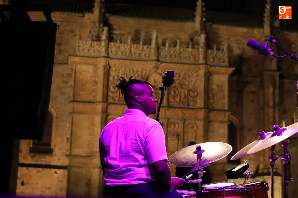 Foto 5 - La voz de C&eacute;cile McLorin Salvant acapara la&nbsp;mirada&nbsp;de todos los salmantinos  