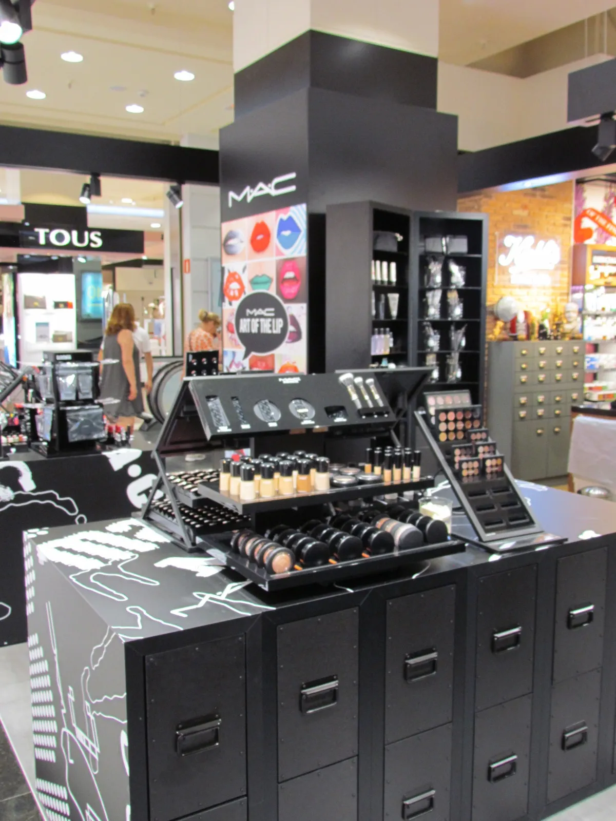 Foto 6 - La firma de cosm&eacute;tica M.A.C inaugura su nuevo espacio en El Corte Ingl&eacute;s
