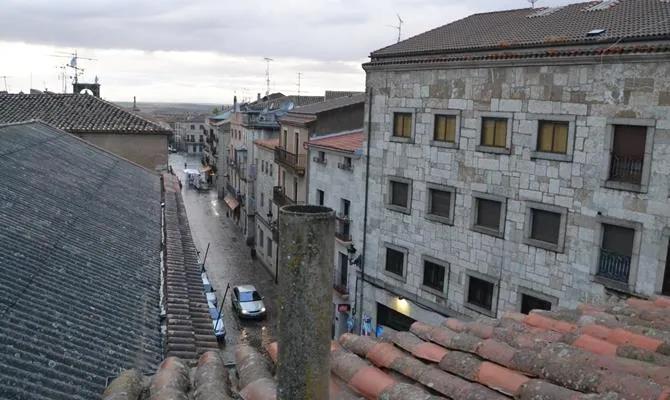 Convocada una reunión tras el cobro de la tasa de paso de vehículos por aceras  