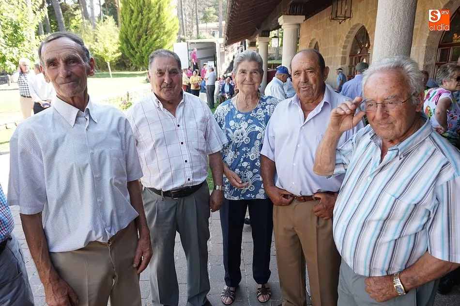 Foto 3 - Medio millar de mayores disfrutan en La Alberca de su jornada anual