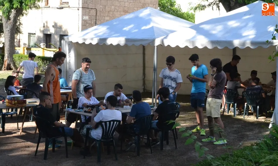Foto 3 - La Florida empieza a decir adi&oacute;s con una sesi&oacute;n de juegos al aire libre  
