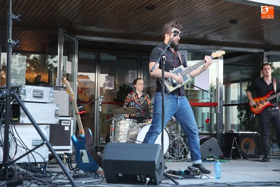 Foto 8 - Noche de blues con el inconfundible ritmo de A Contra Blues
