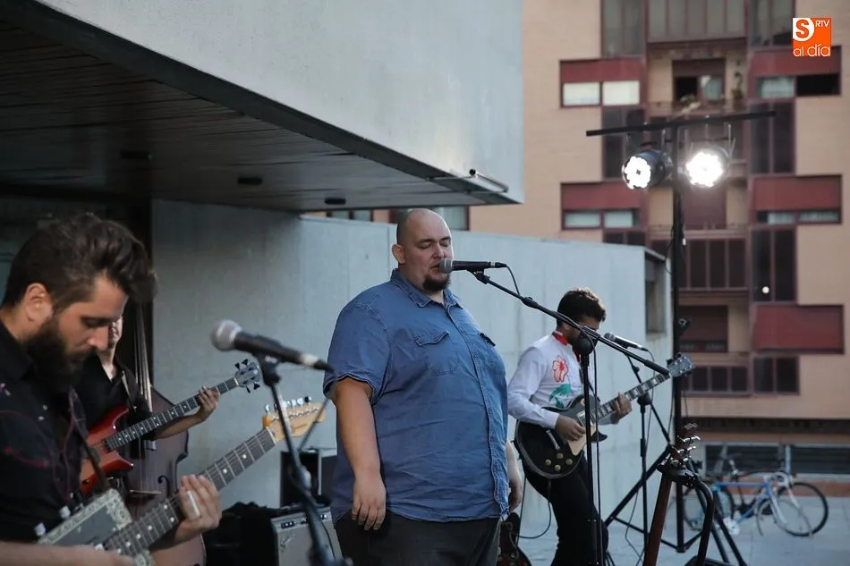 Foto 6 - Noche de blues con el inconfundible ritmo de A Contra Blues