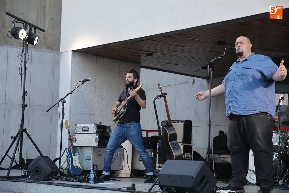 Foto 3 - Noche de blues con el inconfundible ritmo de A Contra Blues