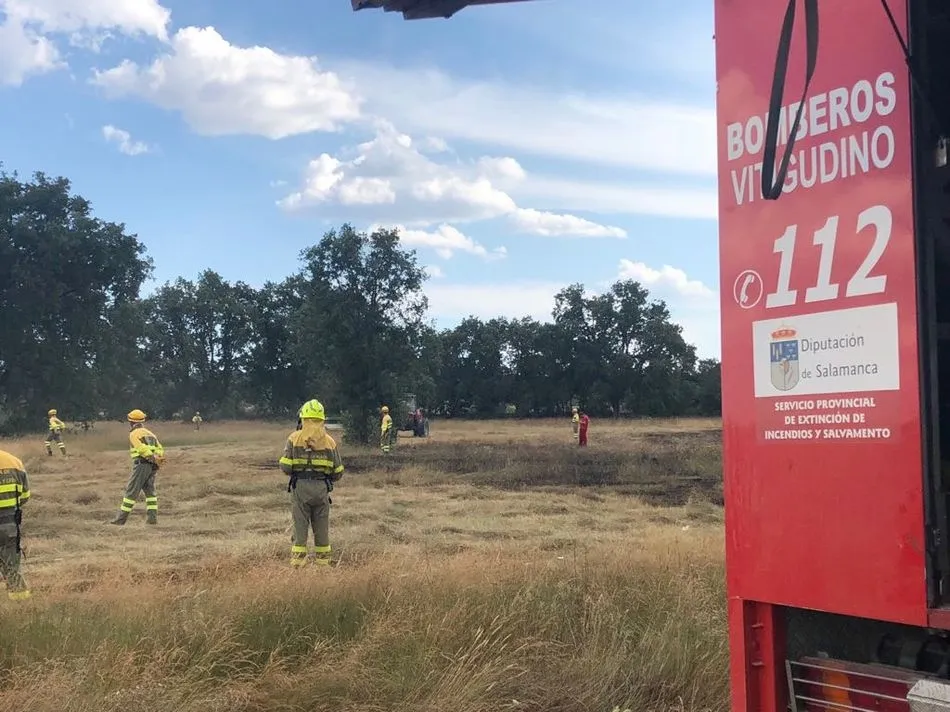 Foto 2 - Sofocado un incendio en Bogajo  