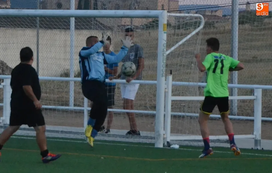Foto 5 - [Torneo de F&uacute;tbol 7] Resultados, clasificaciones, cr&oacute;nicas e im&aacute;genes de la 1&ordf; Fase  