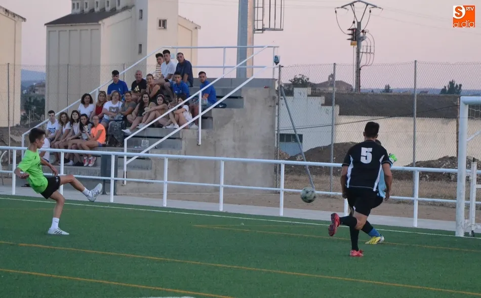Foto 8 - [Torneo de F&uacute;tbol 7] Resultados, clasificaciones, cr&oacute;nicas e im&aacute;genes de la 1&ordf; Fase  