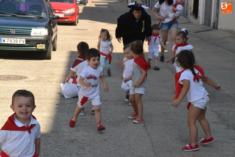 Foto 9 - La Escuela Infantil canta el &lsquo;Pobre de m&iacute;&rsquo; tras correr un accidentado &uacute;ltimo encierro  