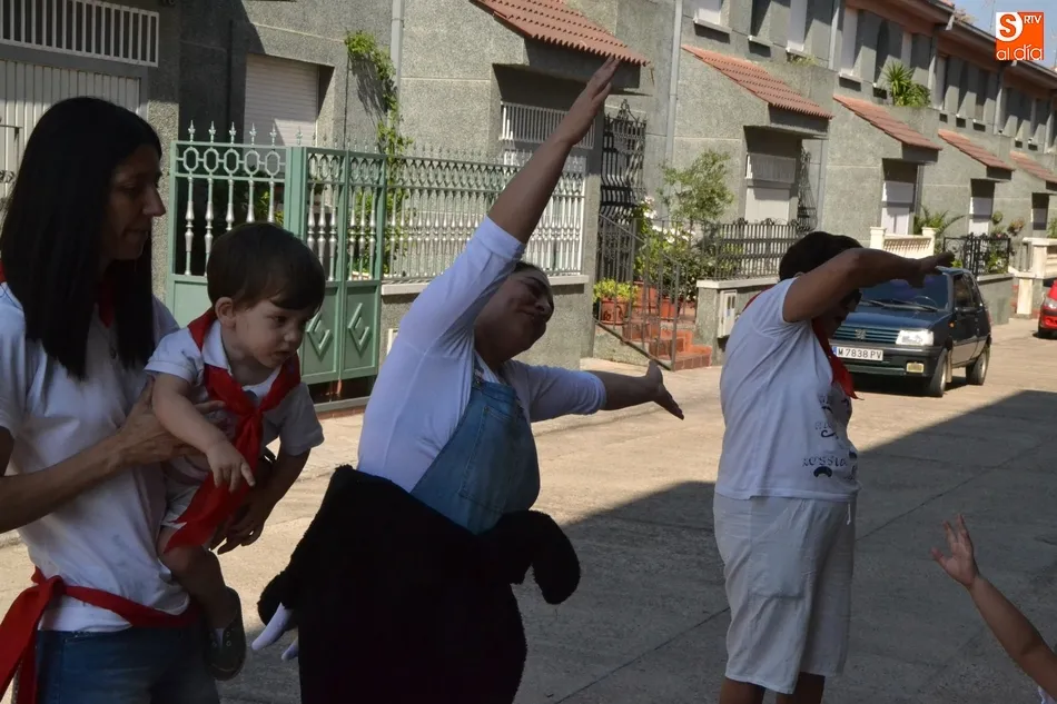 Foto 8 - La Escuela Infantil canta el &lsquo;Pobre de m&iacute;&rsquo; tras correr un accidentado &uacute;ltimo encierro  
