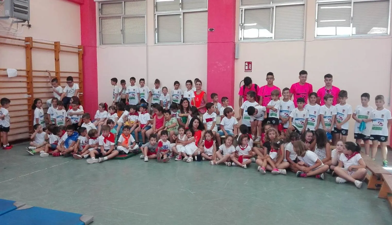 Foto 9 - Mir&oacute;briga Campus visita Conciliamos en Verano con motivo del Mundial de F&uacute;tbol  