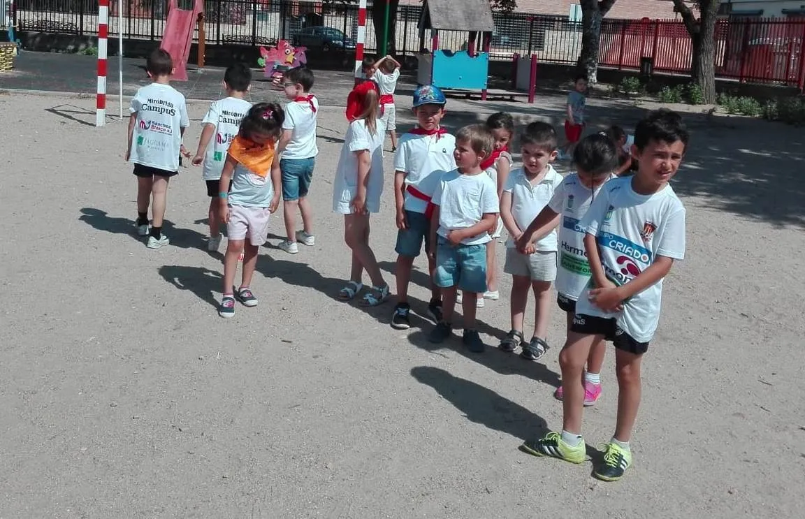 Foto 7 - Mir&oacute;briga Campus visita Conciliamos en Verano con motivo del Mundial de F&uacute;tbol  