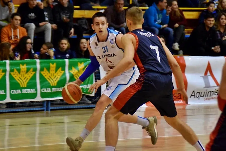 Xabi Arriaga, nuevo jugador del Aquimisa Carbajosa.