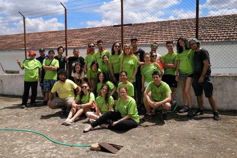 Foto 9 - Los senderistas del proyecto Enlazados culminan el recorrido del GR 14 en Freixo de Espada a Cinta  