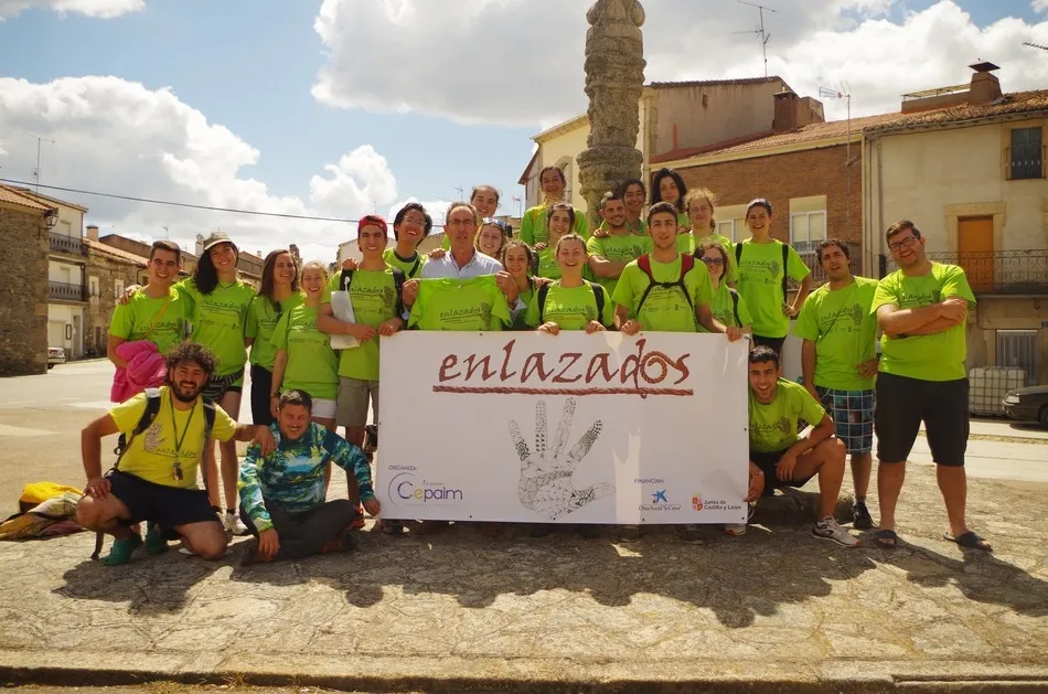 Foto 8 - Los senderistas del proyecto Enlazados culminan el recorrido del GR 14 en Freixo de Espada a Cinta  