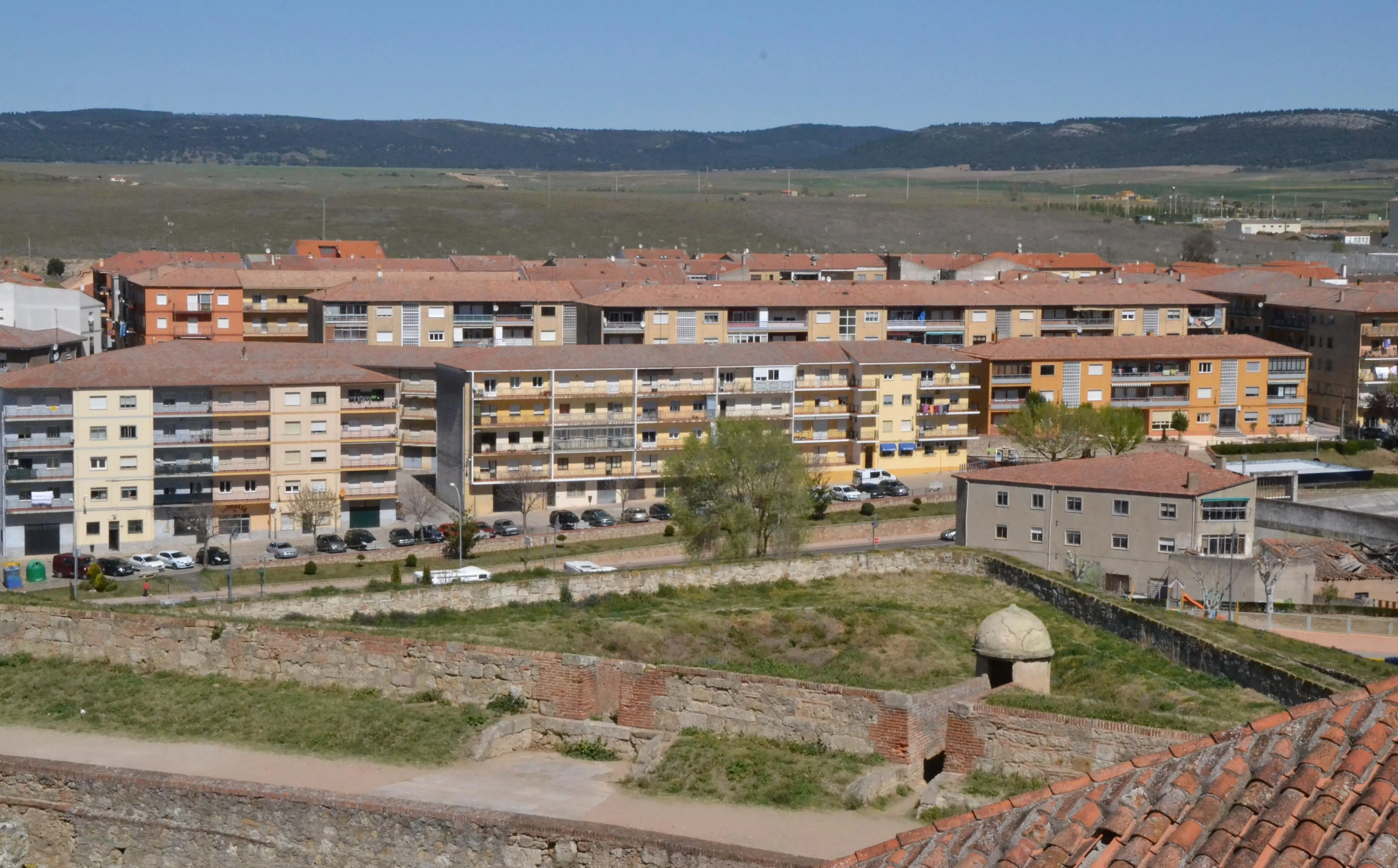 El PP remarca que la subida de la tasa por el acceso a través de aceras se debe a la revisión...