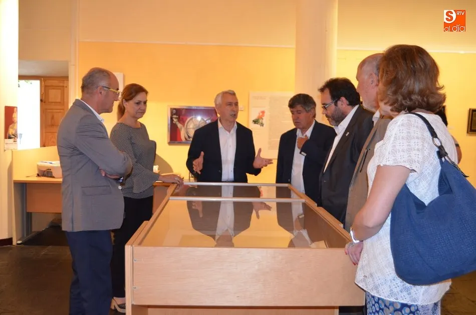 Foto 7 - Los documentos m&aacute;s valiosos del archivo medieval de B&eacute;jar podr&aacute;n verse en la exposici&oacute;n junto...