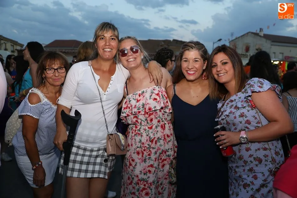 Foto 10 - Villoruela estalla en fiestas