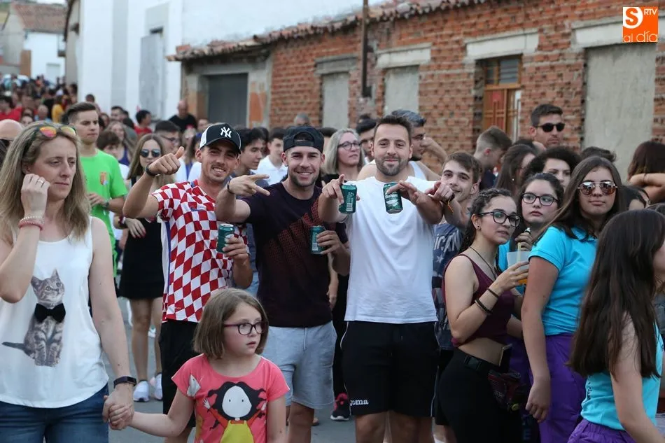 Foto 9 - Villoruela estalla en fiestas