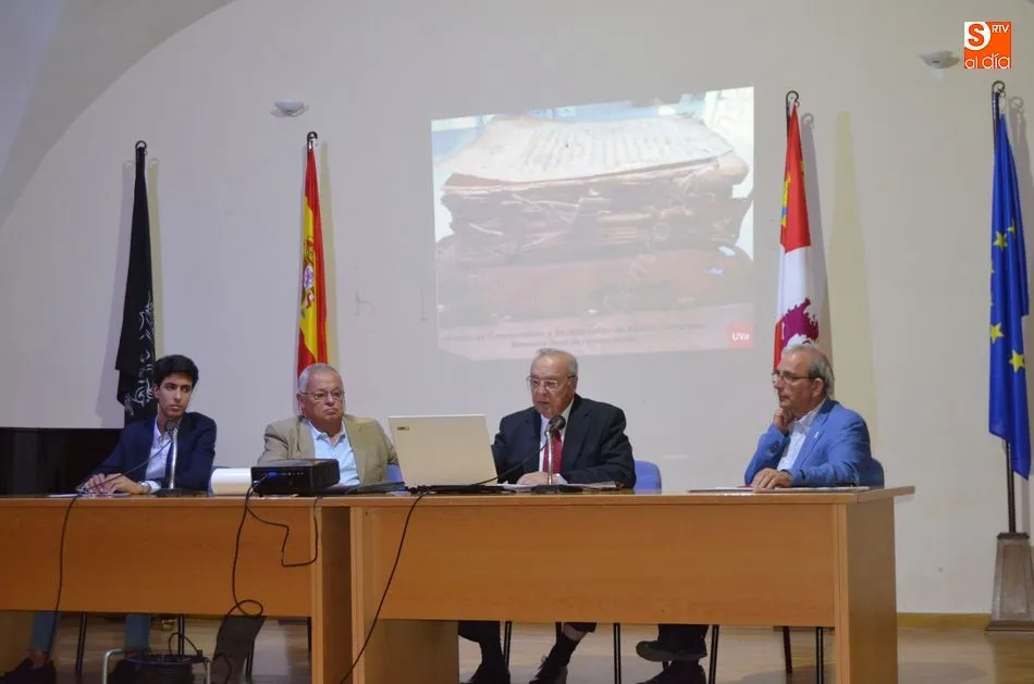 Foto 6 - Los documentos m&aacute;s valiosos del archivo medieval de B&eacute;jar podr&aacute;n verse en la exposici&oacute;n junto...