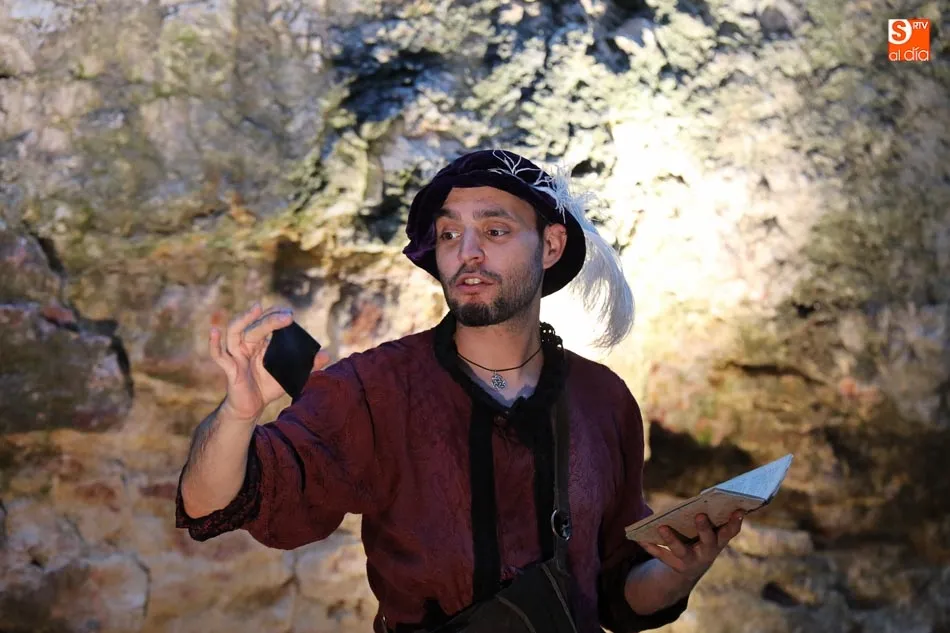 Foto 9 - Velada de magia e ilusi&oacute;n en la Cueva de Salamanca