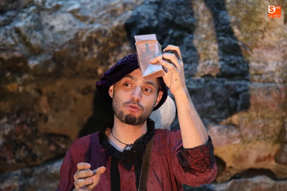 Foto 7 - Velada de magia e ilusi&oacute;n en la Cueva de Salamanca