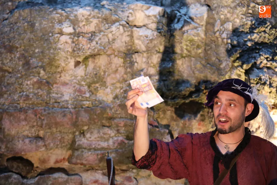 Foto 4 - Velada de magia e ilusi&oacute;n en la Cueva de Salamanca