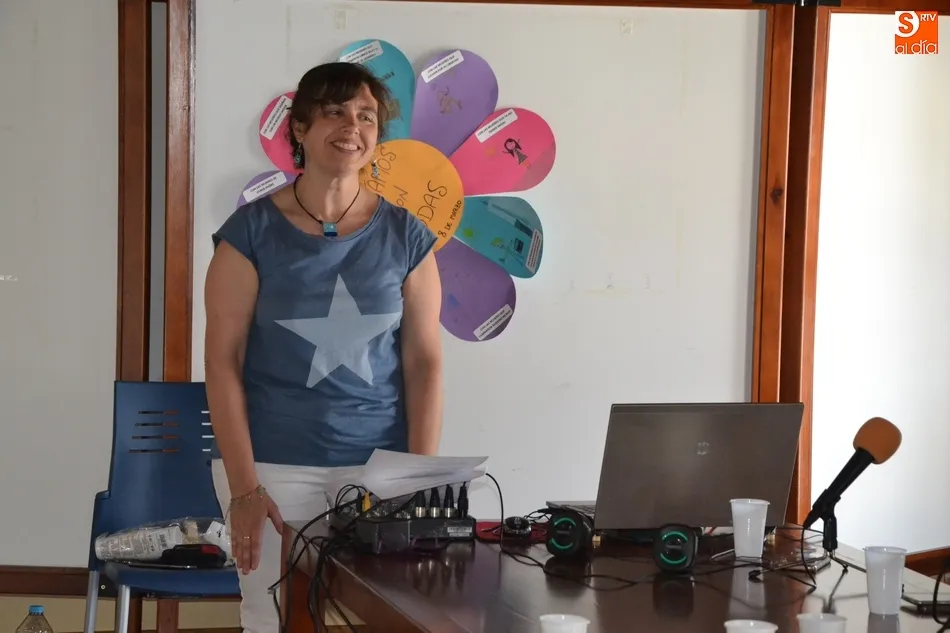 Foto 2 - Un taller de radio abre la &uacute;ltima jornada de la Semana de la Juventud  