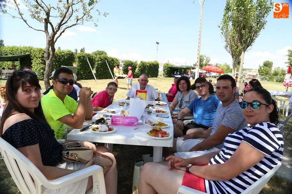 Foto 7 - Parada para comer y a seguir la fiesta