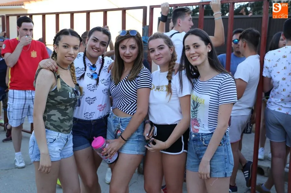 Foto 8 - Recorrido abarrotado en el primer toro de caj&oacute;n de las fiestas