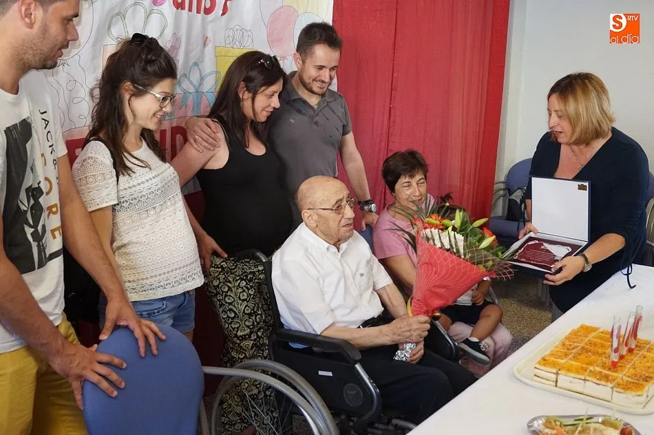 Foto 6 - Jes&uacute;s Mart&iacute;n Casquero se suma al club de los centenarios