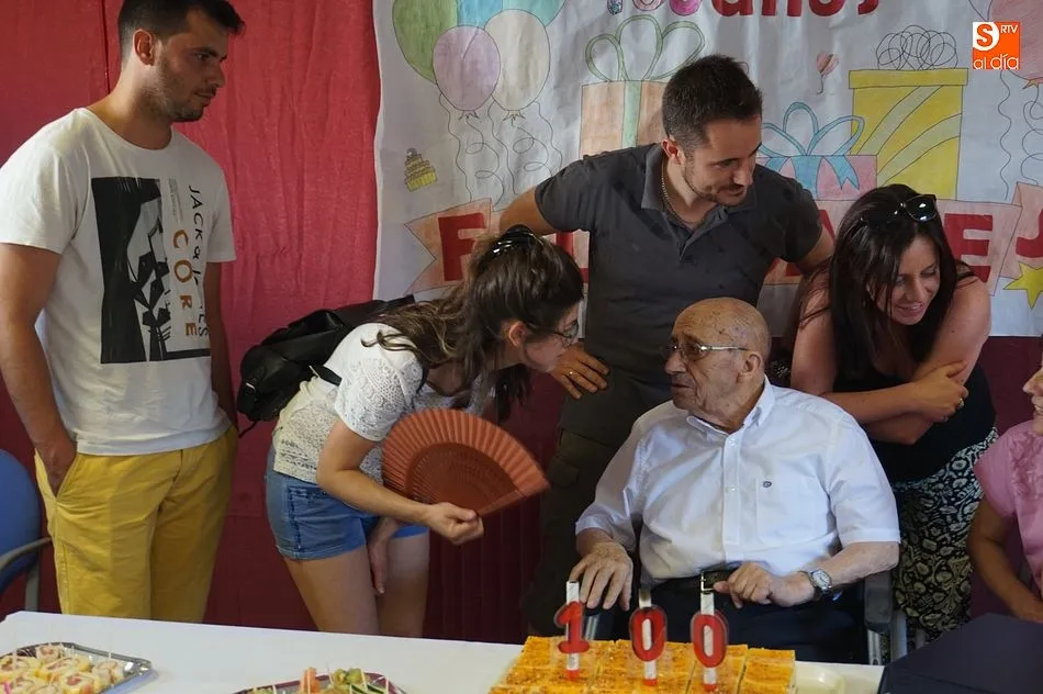 Foto 5 - Jes&uacute;s Mart&iacute;n Casquero se suma al club de los centenarios