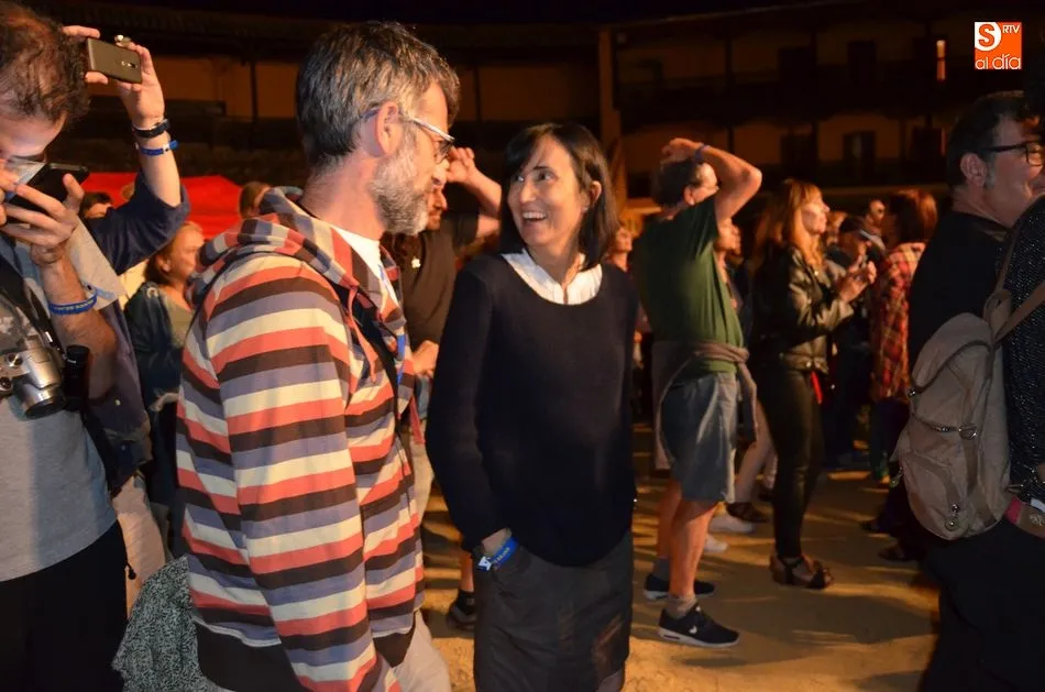 Foto 5 - Nueve bandas de artistas llenan de Blues la plaza de toros de El Casta&ntilde;ar  