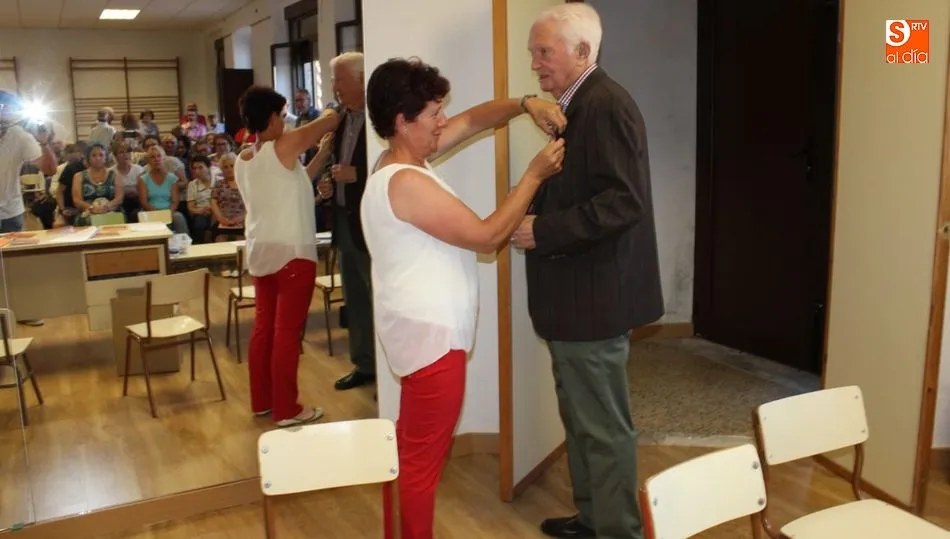 Imposición de la insignia del nombramiento de Hijo Adoptivo de El Cerro