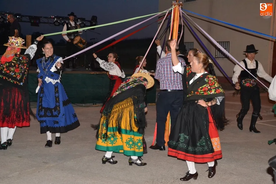 La Avenida de España y Casas de Martín Báez baila en sus fiestas ‘Al Son del Tamboril’  