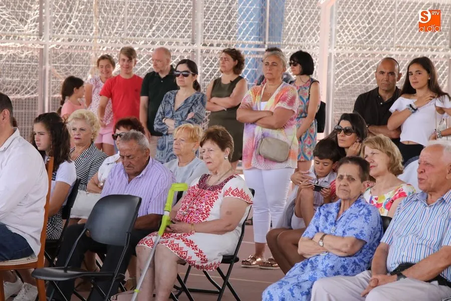 Foto 4 - Los vecinos de Vistahermosa despiden sus fiestas con la tradicional misa al aire libre