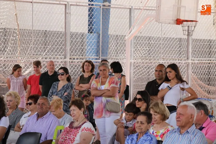 Foto 3 - Los vecinos de Vistahermosa despiden sus fiestas con la tradicional misa al aire libre
