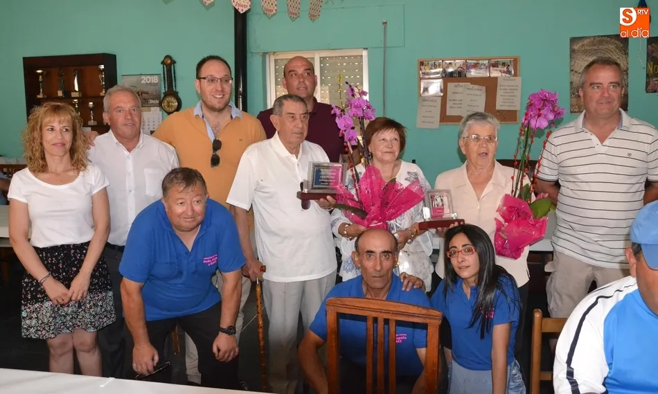 La Avenida de España estrena paella tras homenajear a varios vecinos  