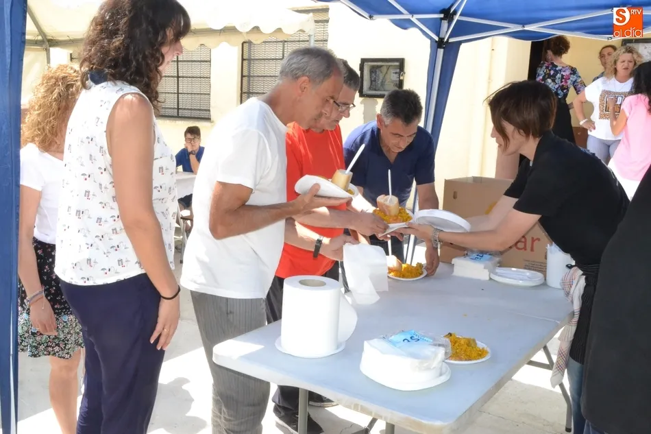 Foto 8 - La Avenida de Espa&ntilde;a estrena paella tras homenajear a varios vecinos  