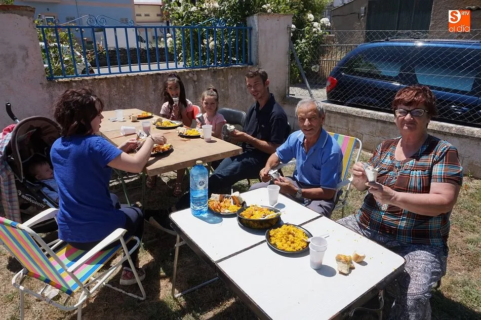 Foto 3 - La paellada despide los Festejos del Carmen