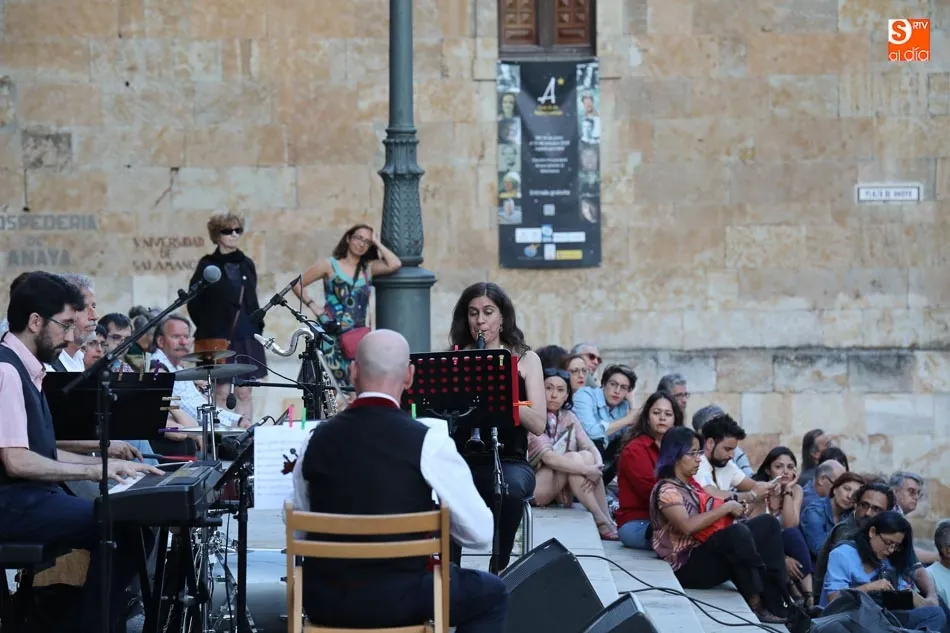 Foto 10 - La Plaza de Anaya se engalana de m&uacute;sica con Ensemble Contrastes