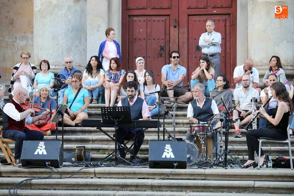 Foto 7 - La Plaza de Anaya se engalana de m&uacute;sica con Ensemble Contrastes