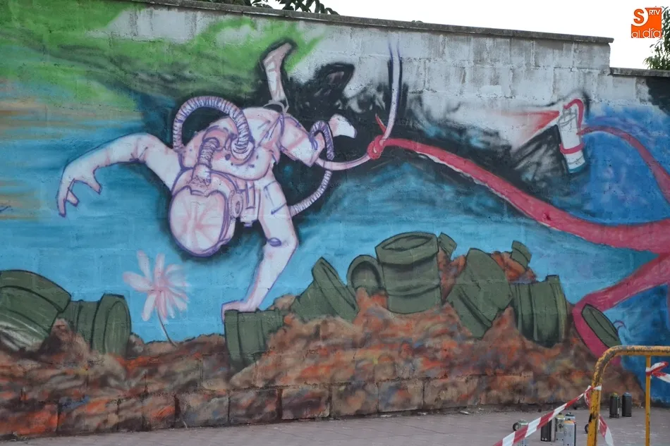 Foto 3 - CROMA crea un mural gigante en la calle Caridad  