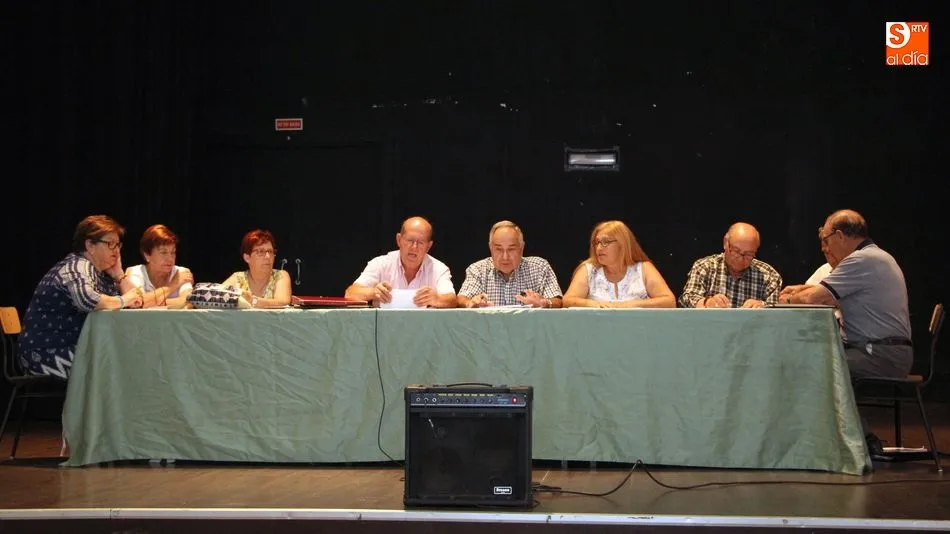 La directiva de la unión de Asociaciones de Mayores presidió la asamblea / I. Sánchez