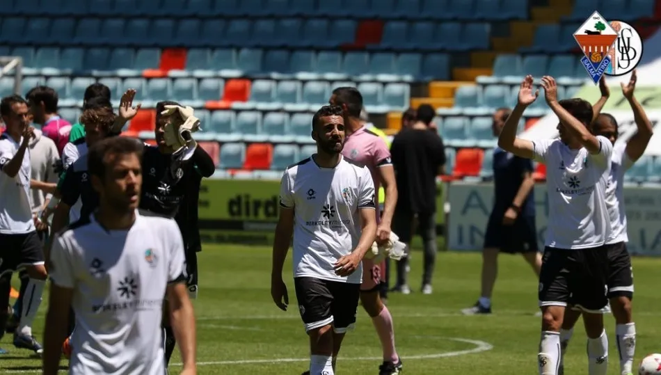 Murci, en la ida de la final del play-off ante el Compostela en el Helmántico. Foto: www.cfsalmantinouds.com
