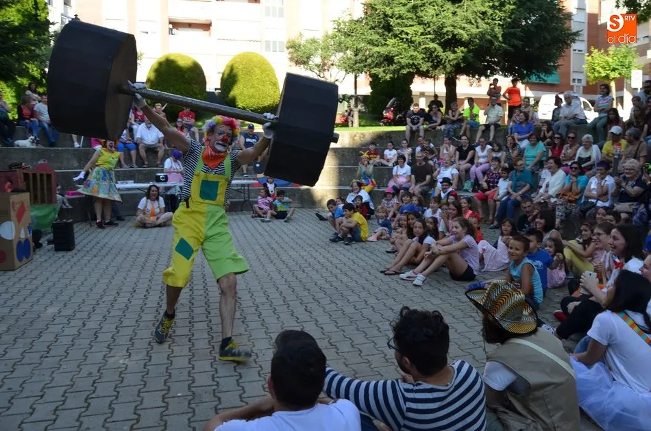 Foto 8 - La Hora Feliz vuelve con &lsquo;El Circo&rsquo; a la plaza de Jos&eacute; Lid&oacute;n  