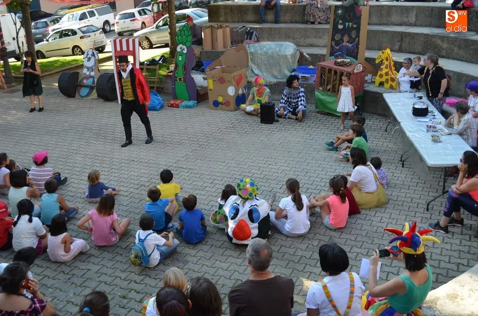 Foto 5 - La Hora Feliz vuelve con &lsquo;El Circo&rsquo; a la plaza de Jos&eacute; Lid&oacute;n  