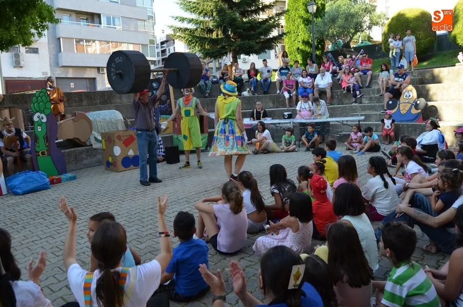 Foto 4 - La Hora Feliz vuelve con &lsquo;El Circo&rsquo; a la plaza de Jos&eacute; Lid&oacute;n  