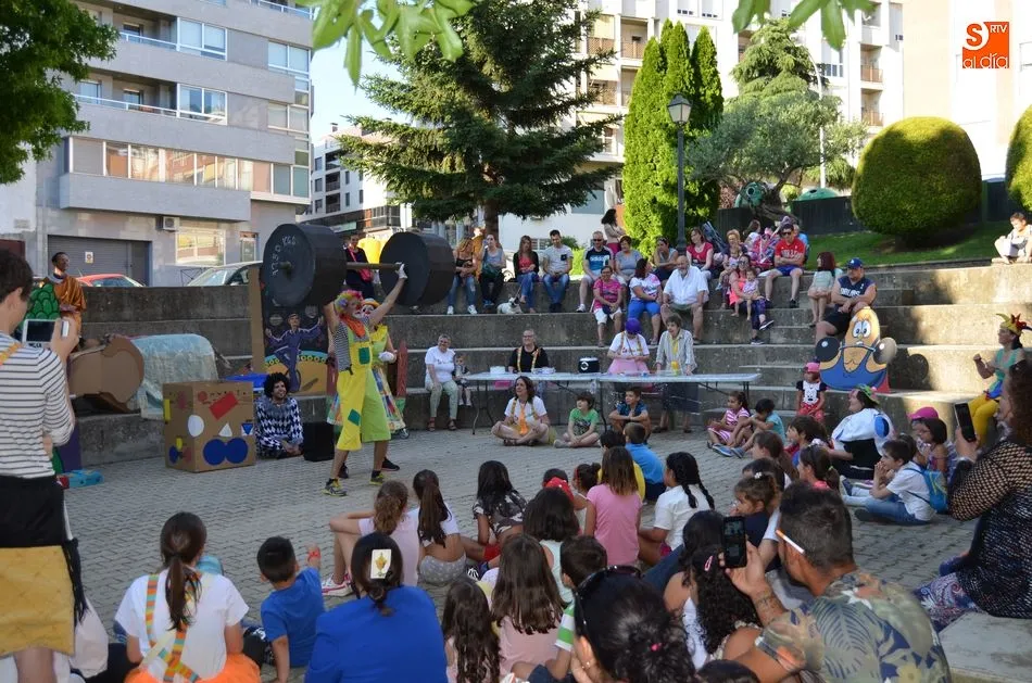 Foto 3 - La Hora Feliz vuelve con &lsquo;El Circo&rsquo; a la plaza de Jos&eacute; Lid&oacute;n  